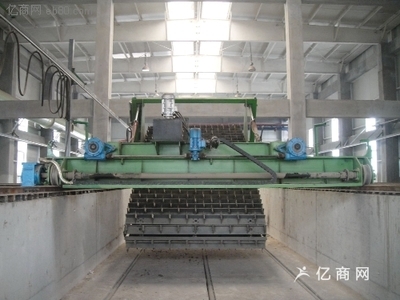 鄭州一正重工機(jī)械 有機(jī)肥設(shè)備與行走式翻堆機(jī)的創(chuàng)新解決方案